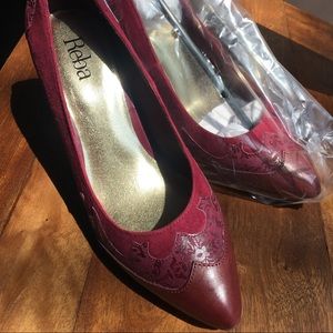 New Reba Paulie Pumps